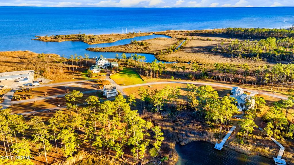 275 Ballast Point, Oriental