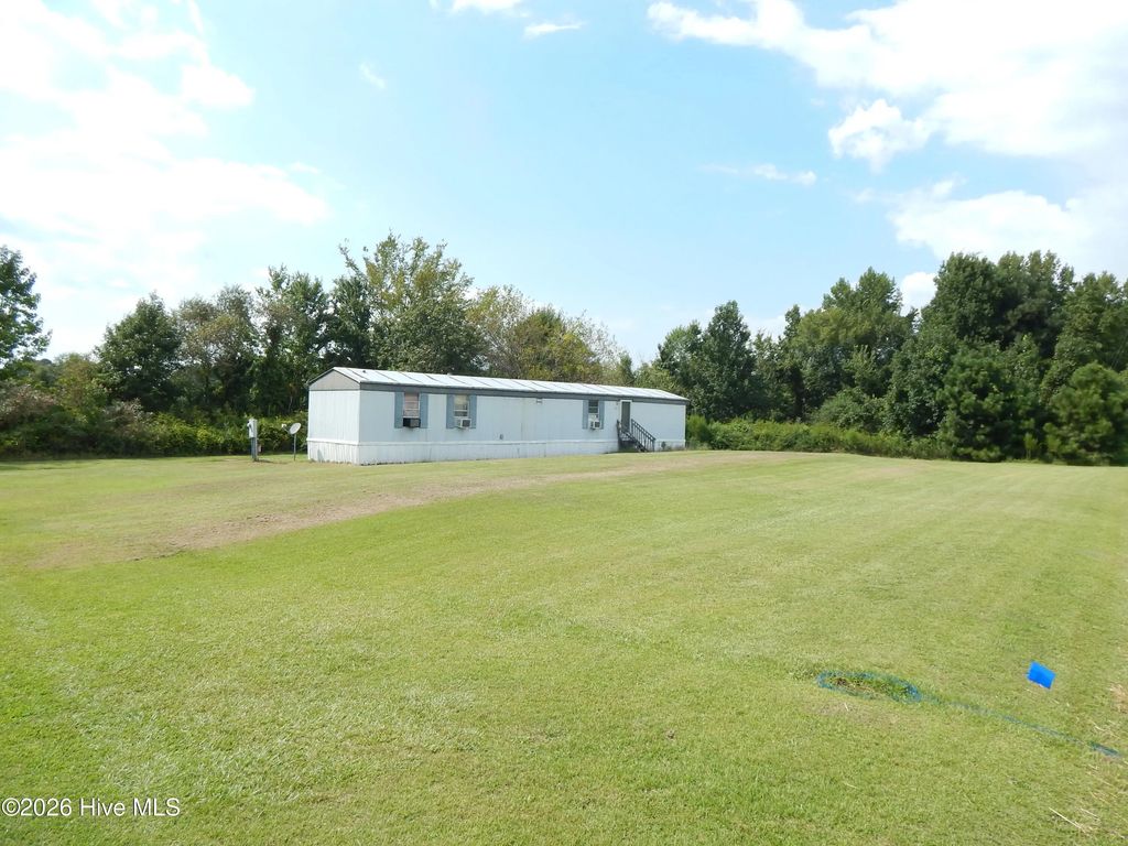 909 Gum Swamp Church Road, Greenville