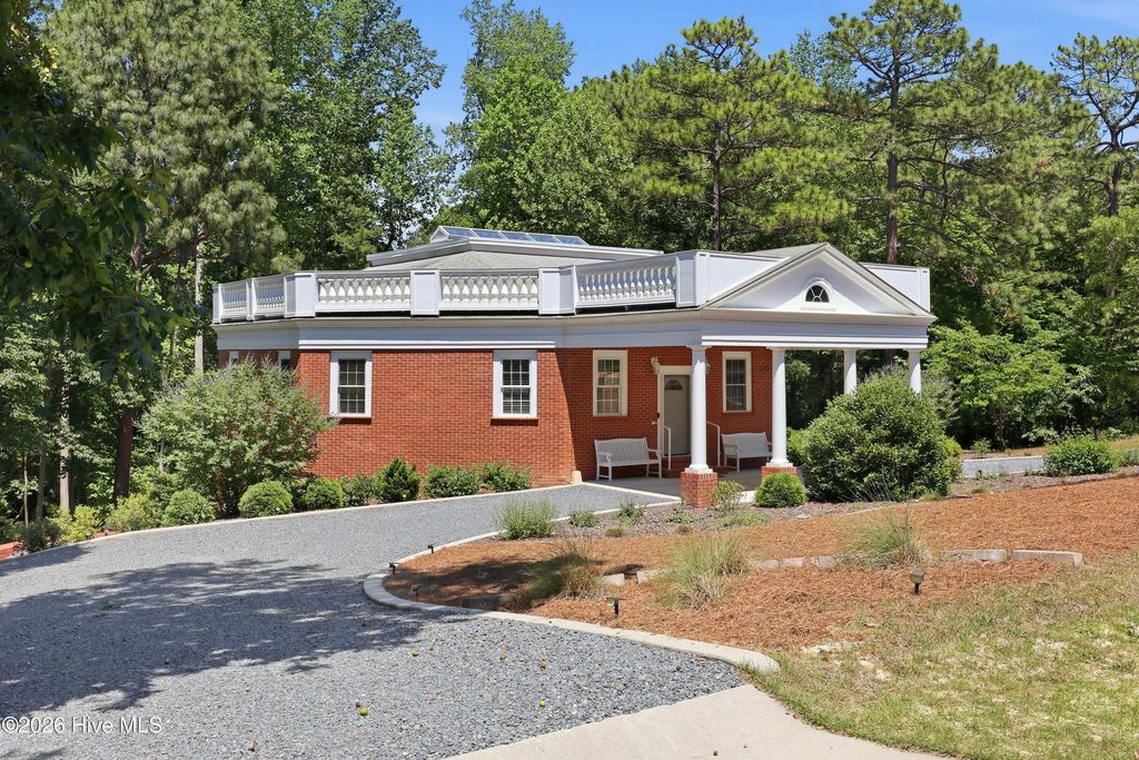 195 Canter Lane, Pinehurst