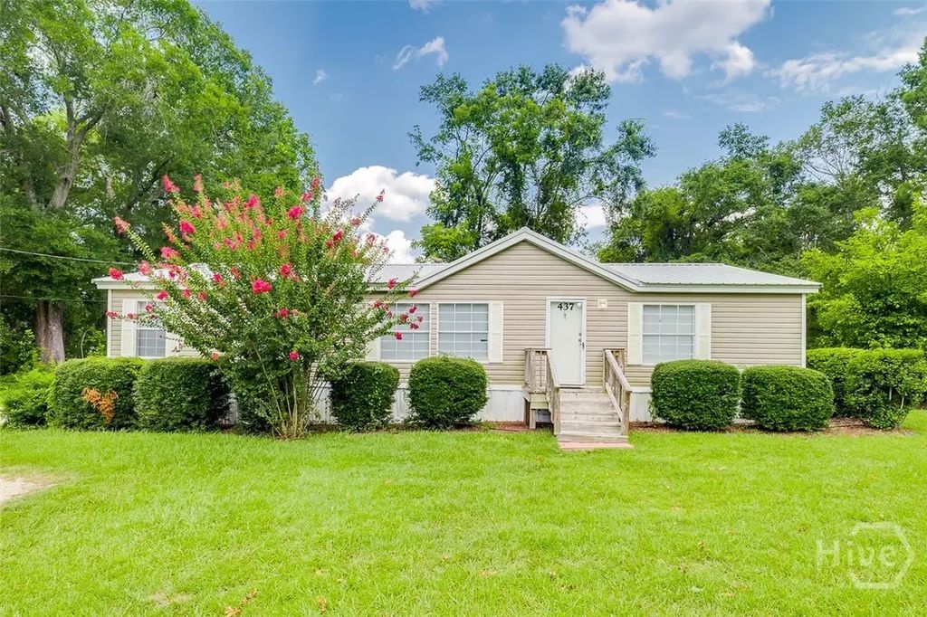 437 Burkhalter Circle, Claxton
