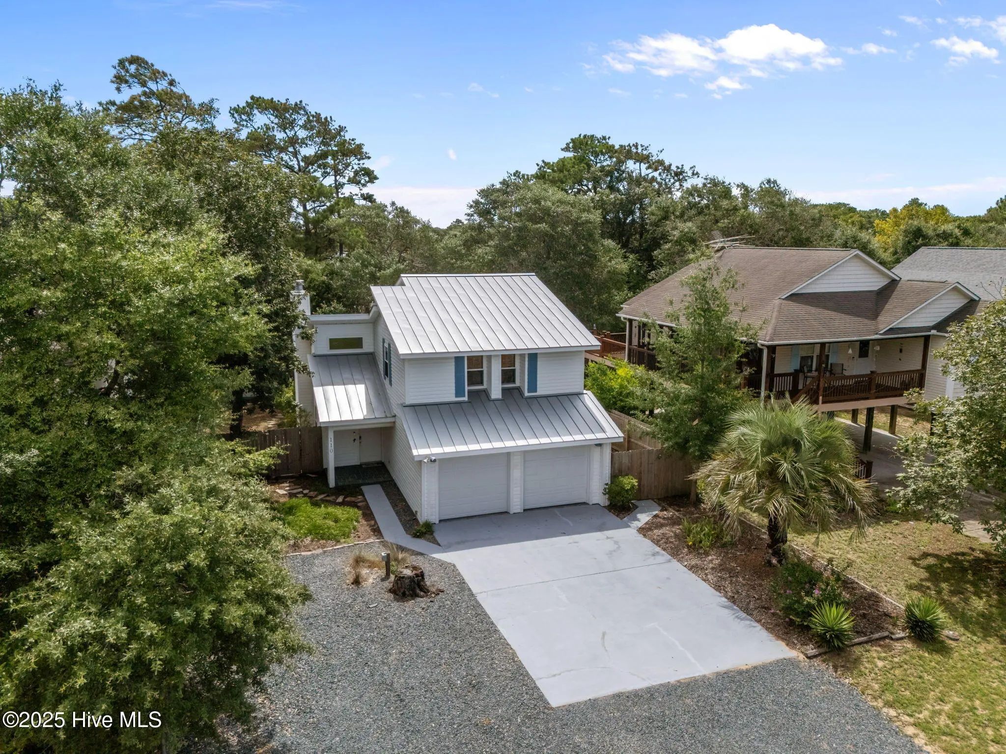 110 Ne 29th Street, Oak Island
