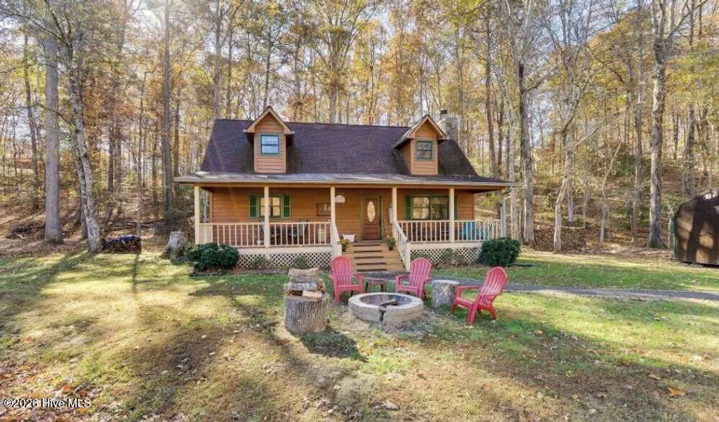 725 Country Lane, Bellview