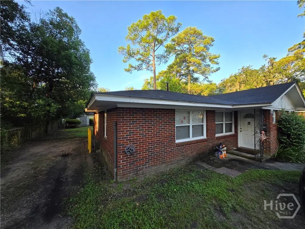 2221 & 2223 Delesseps Avenue, Savannah