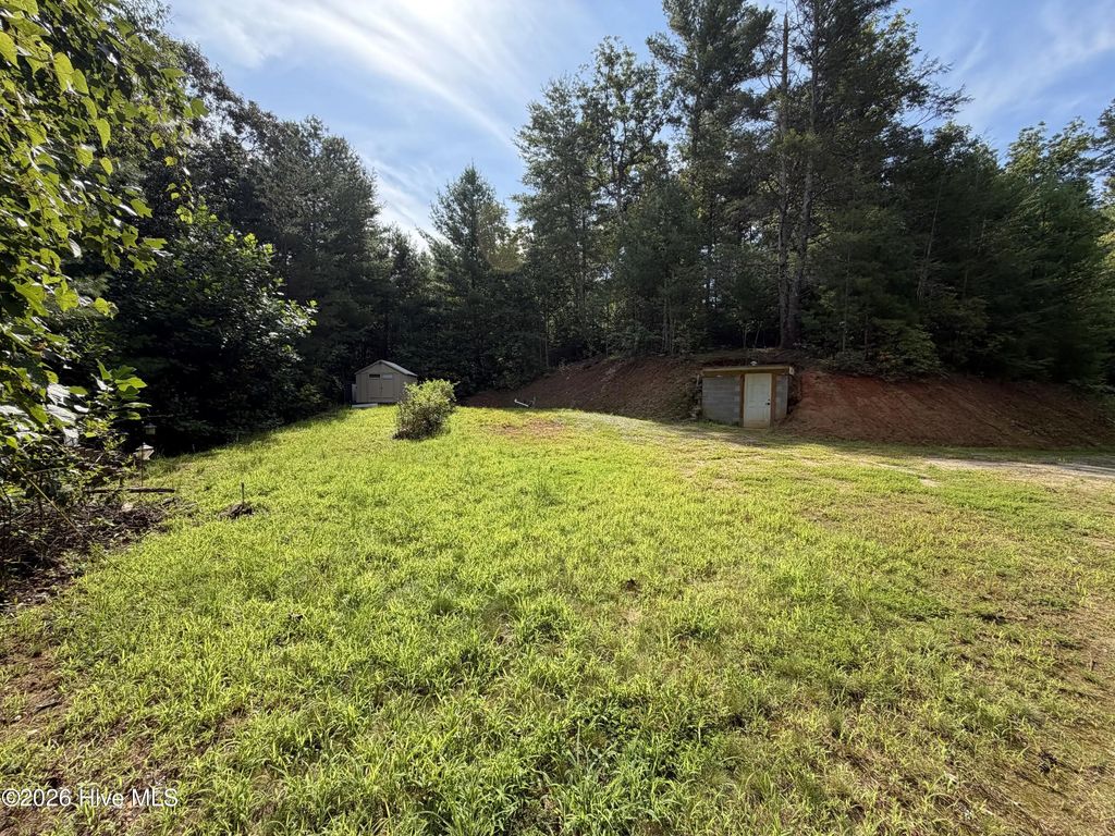 294 Pioneer Estates Road, Murphy
