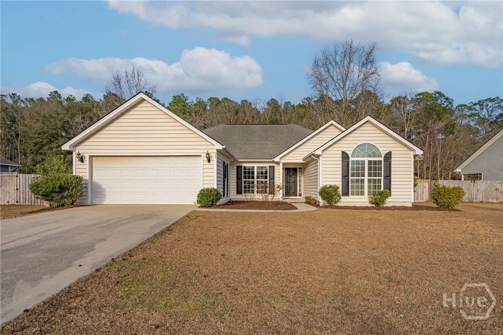 404 Sir Arthur Court, Guyton