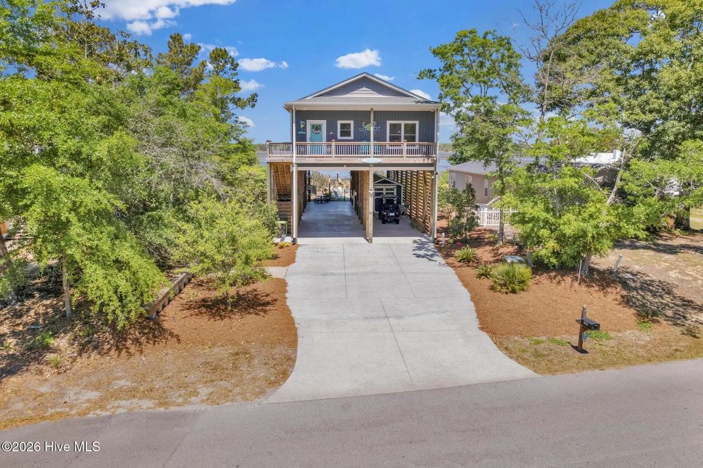 7202 E Yacht Drive, Oak Island