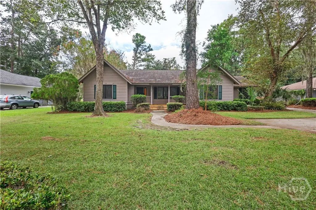 123 Rose Dhu Road, Savannah