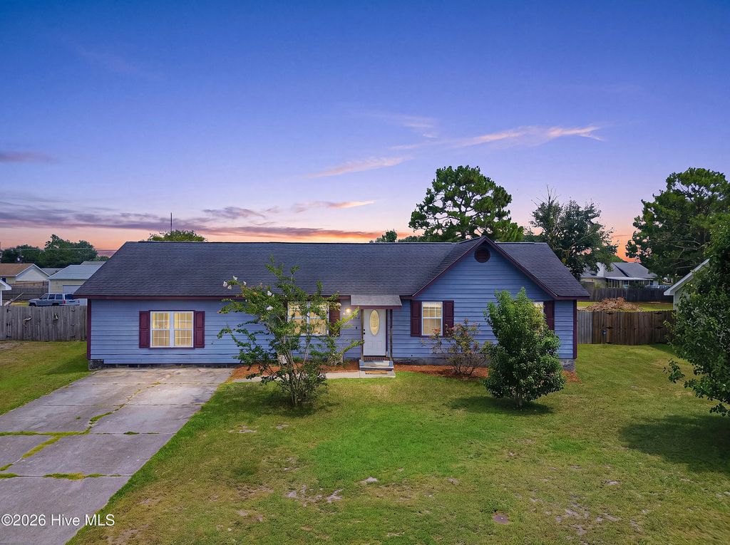 215 S Ginger Drive, Hubert