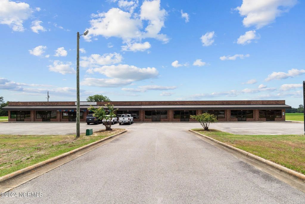 4784 E Us 70 Highway, Goldsboro