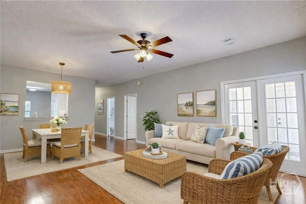 42 Stonelake Circle, Savannah