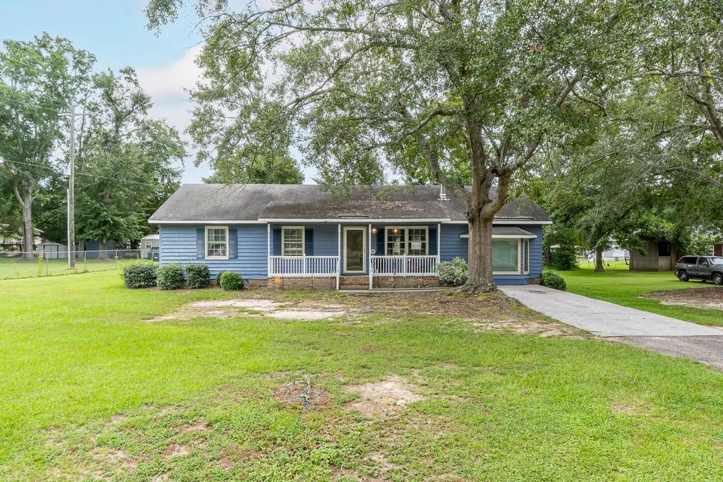 240 Camelia Street, Barnwell