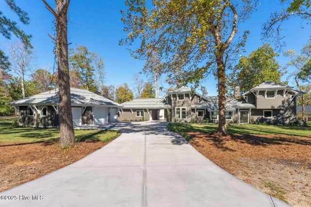 38 Reston Bluff, Hampstead