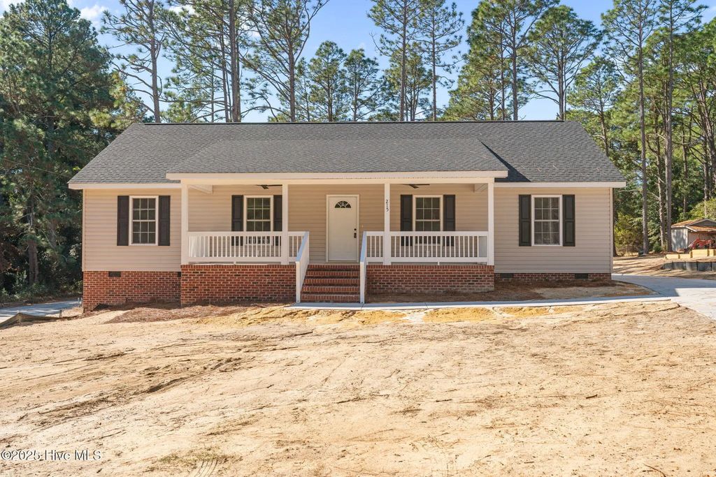 215 Beech Street, Hamlet