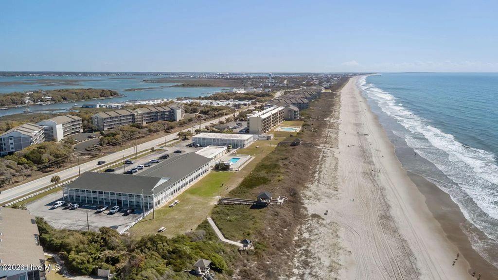 2401 W Fort Macon Road 136, Atlantic Beach