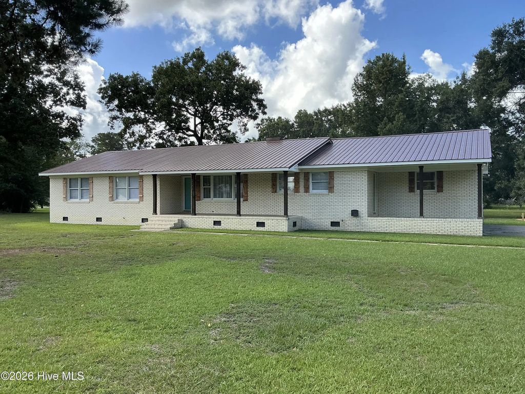 221 E Bladen Street, Bladenboro