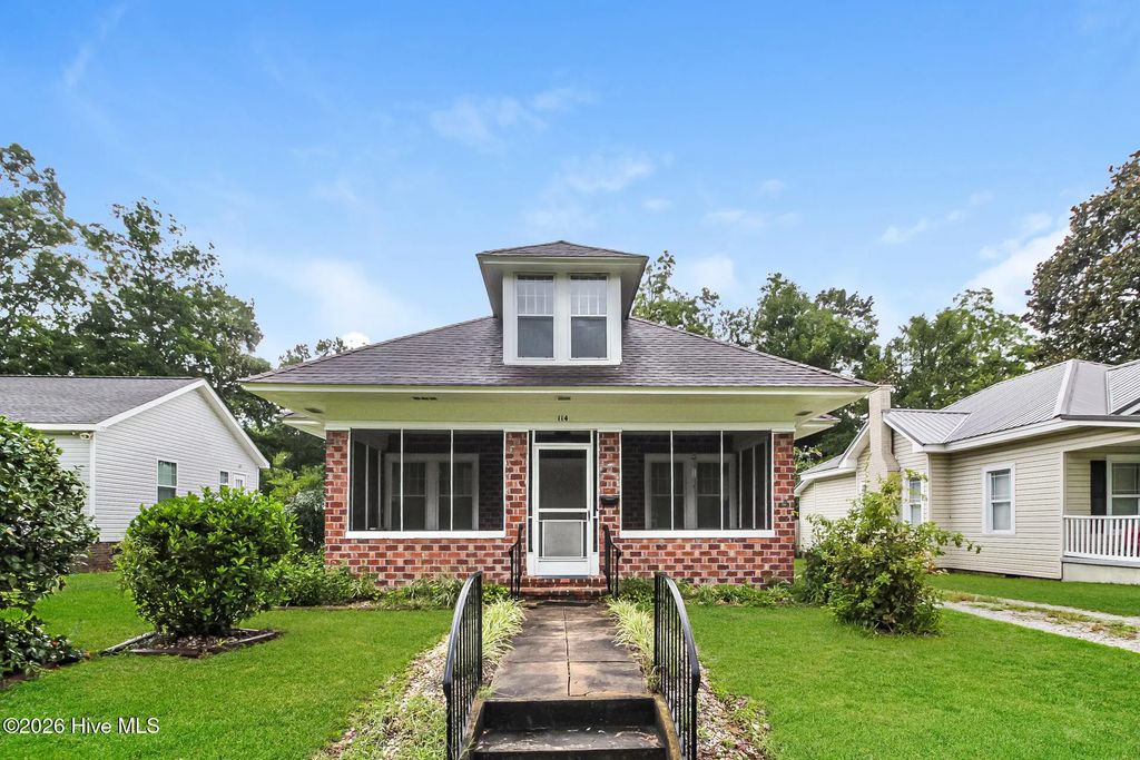 114 E Clay Street, Whiteville