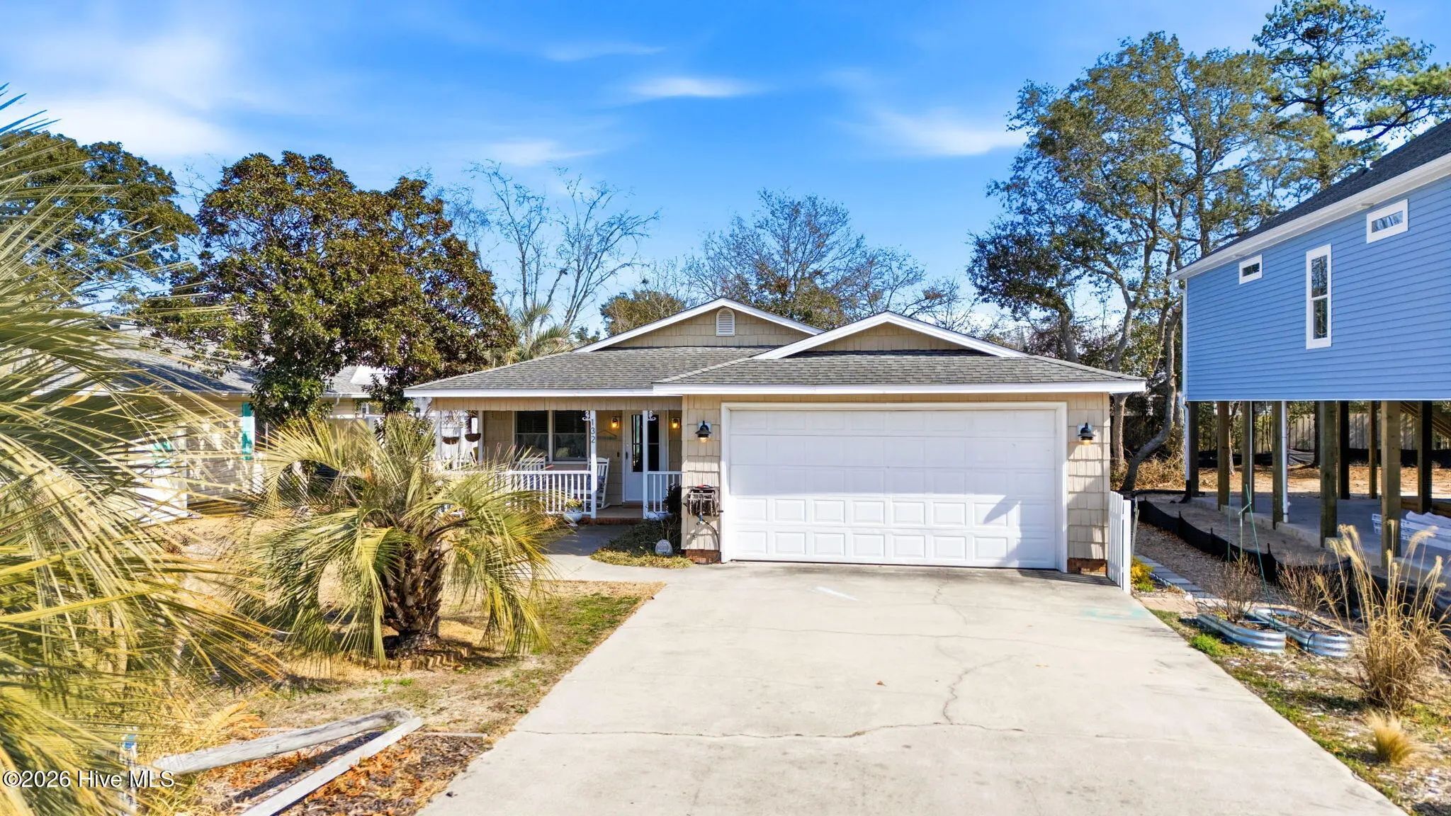 132 Ne 32nd Street, Oak Island
