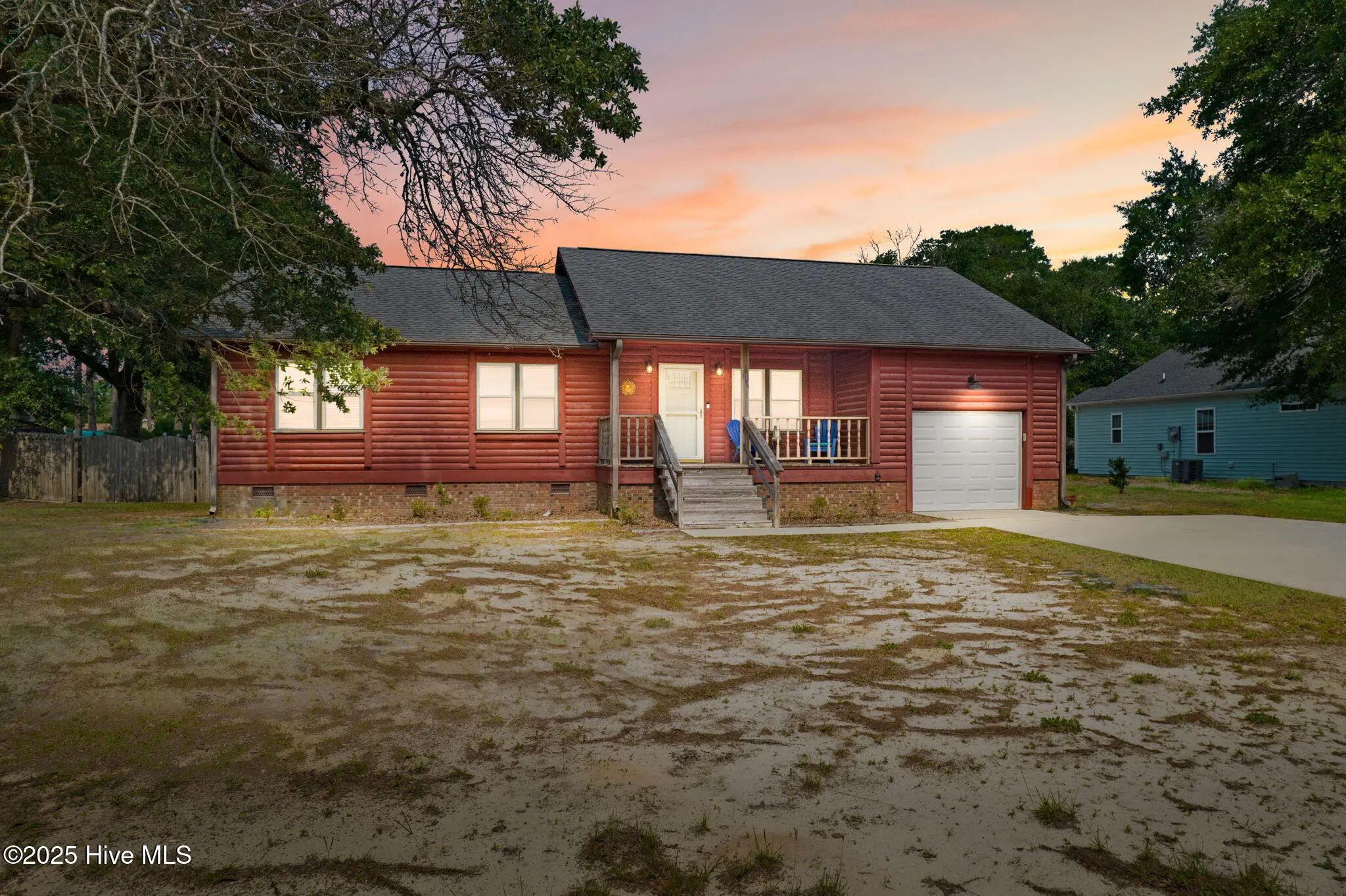 103 Ne 17th Street, Oak Island