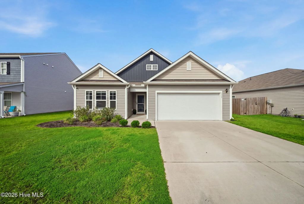 8327 E Highcroft Drive Ne, Leland