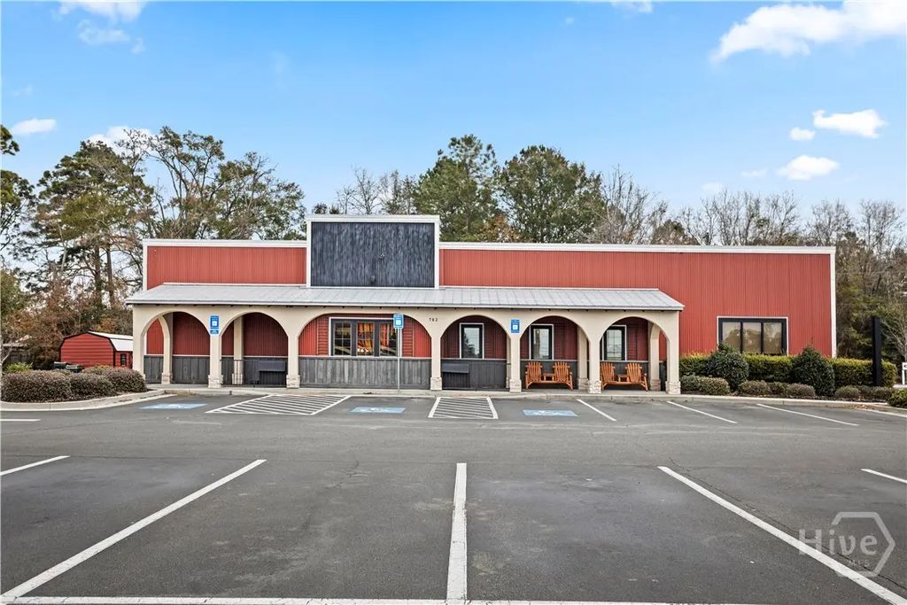 762 Veterans Parkway, Hinesville