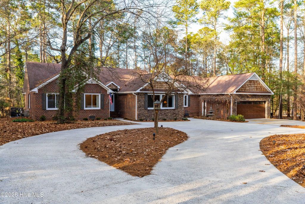 335 Sprunt Drive, Clinton