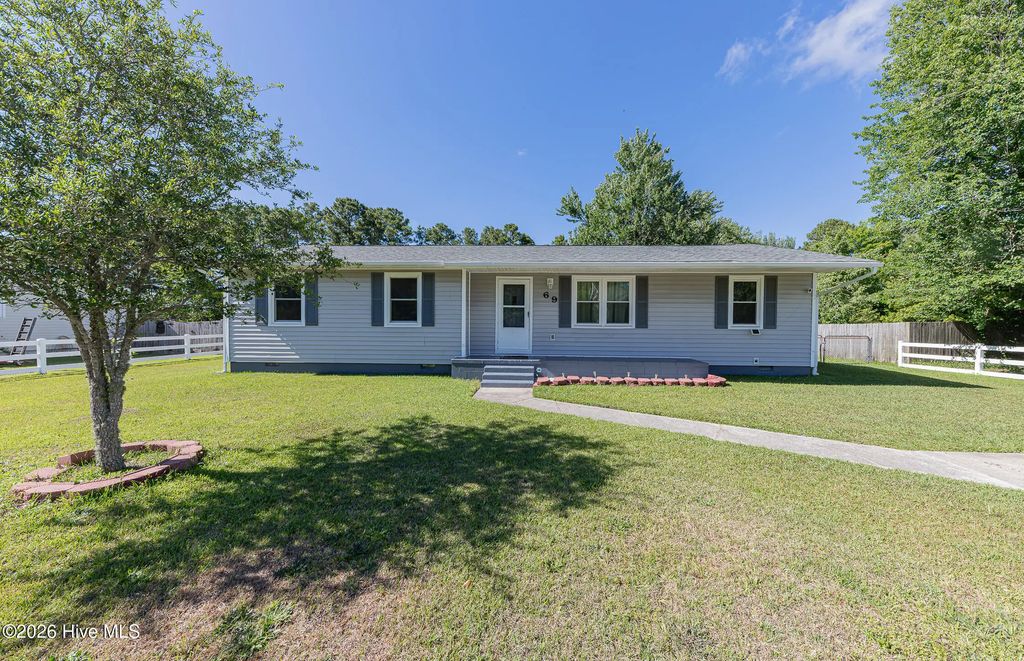 69 Sanders Drive, Hubert