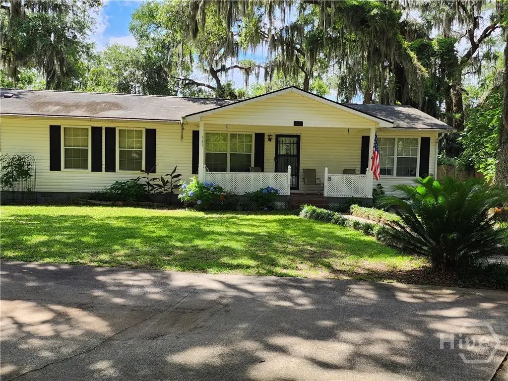 941 Lake Drive, Midway