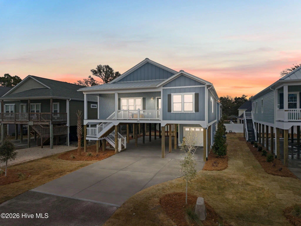 204 Ne 33rd Street, Oak Island