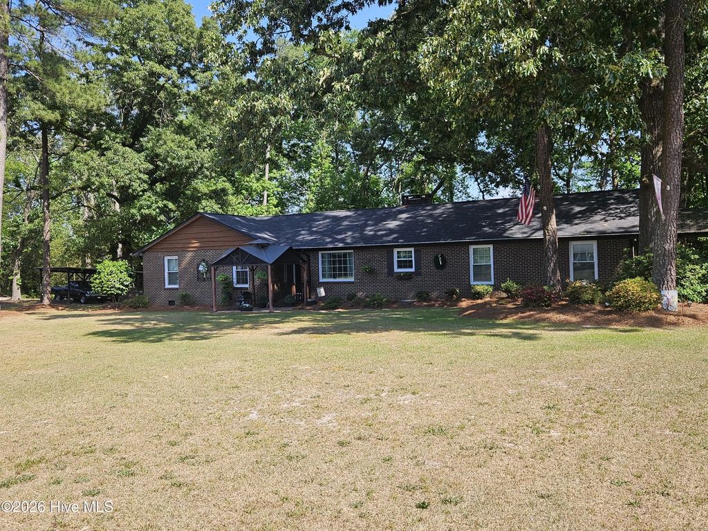 301 Fork Lake Drive, Clinton