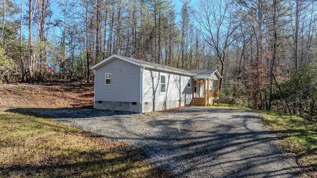 195 Loganberry Lane, Hayesville