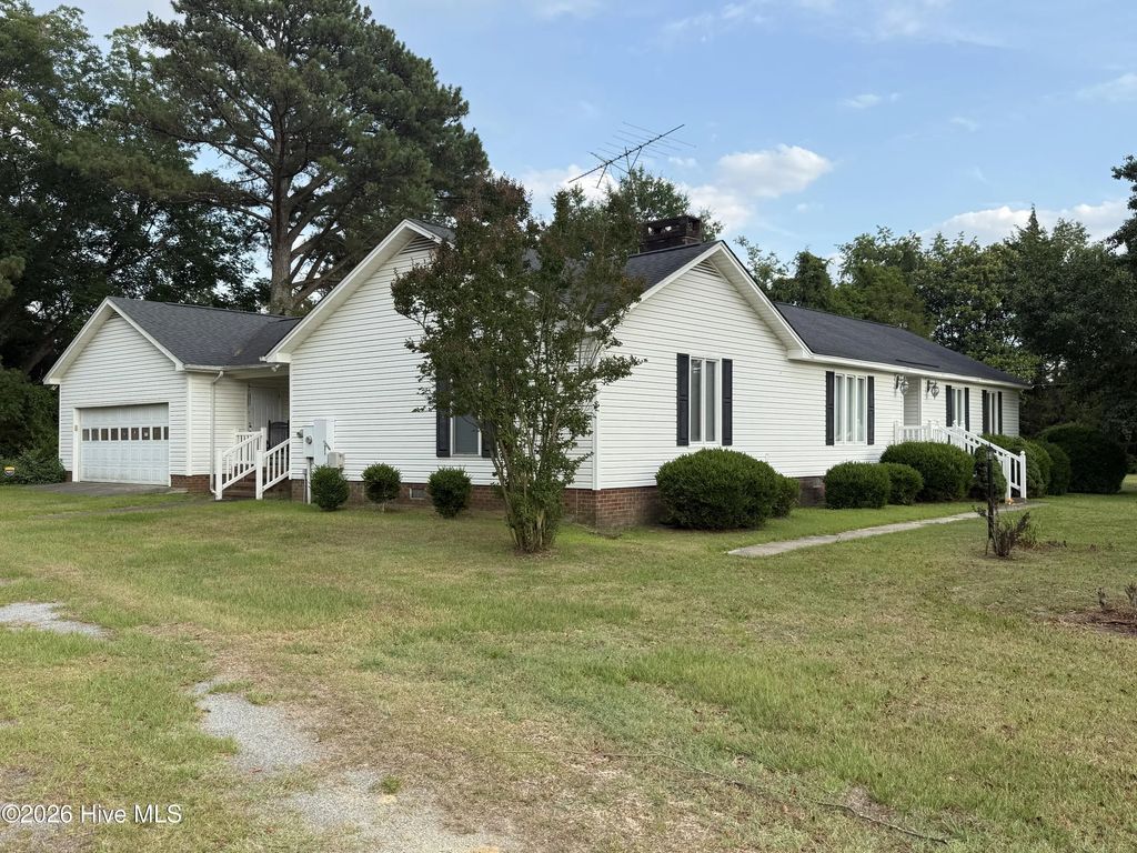 172 Simmons Mill Road, Albertson