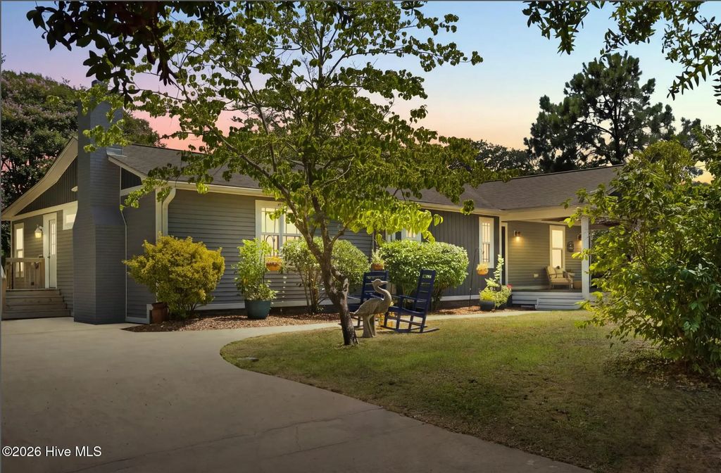 334 Ne 59th Street, Oak Island Beach