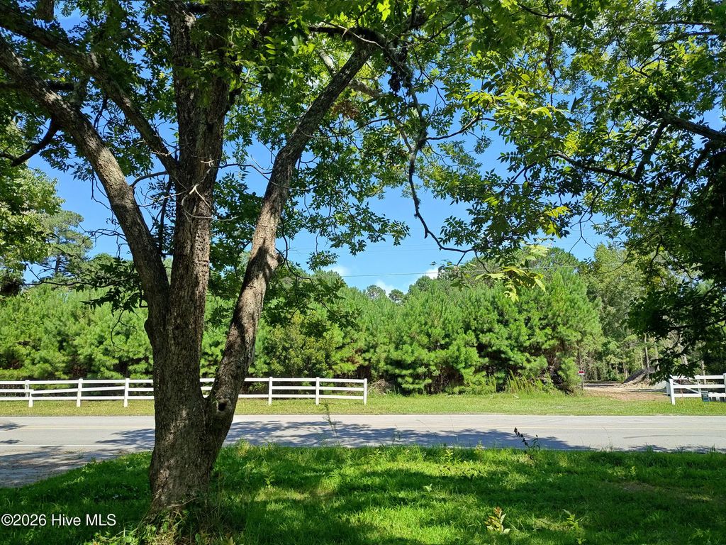 150 Clay Hill Road, Sneads Ferry