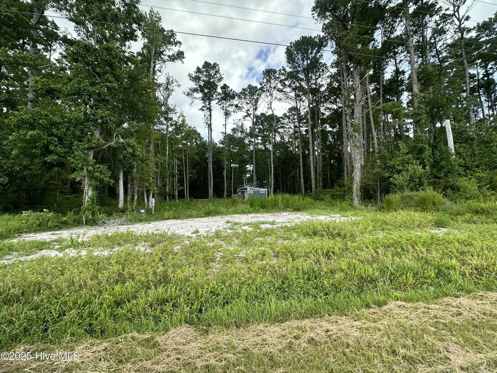 690 Oriental Road, Oriental