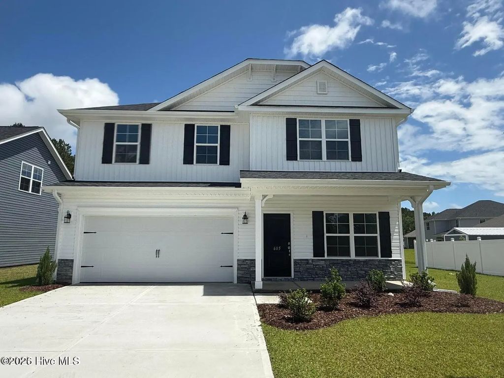 915 Port Royal Court, New Bern