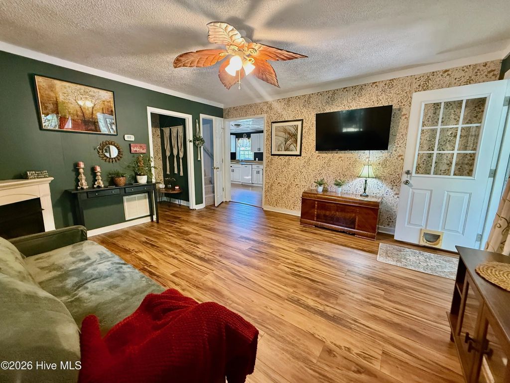 253 Truett Camp Road, Hayesville