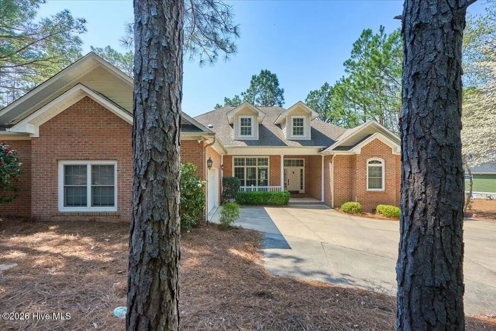 128 Belmont Court, Southern Pines