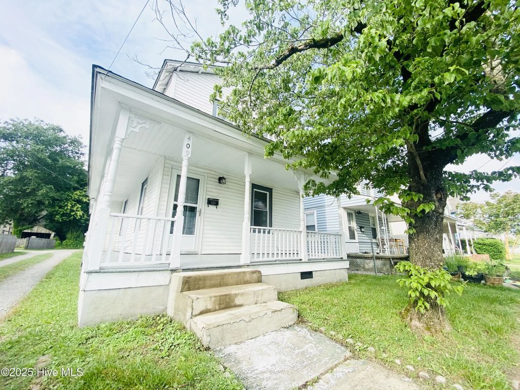 409 W Colonial Avenue, Elizabeth City