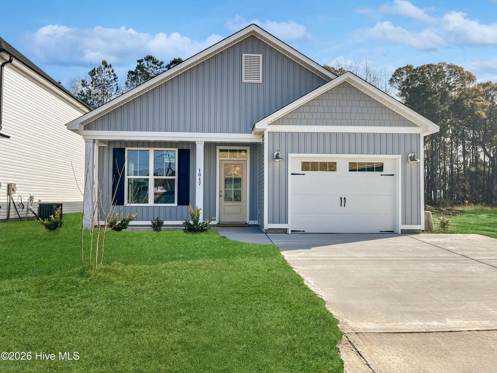 45 Bristol Bay Drive, Lake Waccamaw
