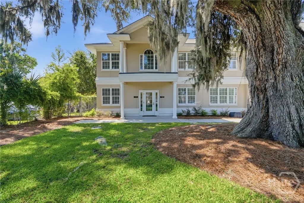 37 W Fairmont Avenue 201, Savannah