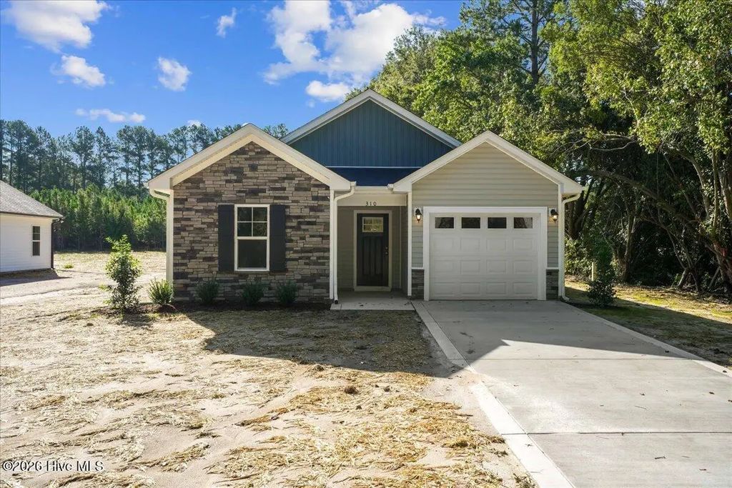 310 E Howard Street, Roseboro