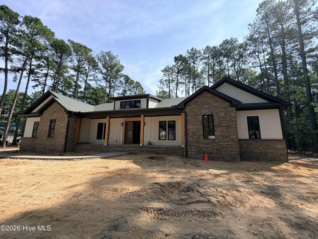 60 Devon Drive, Pinehurst