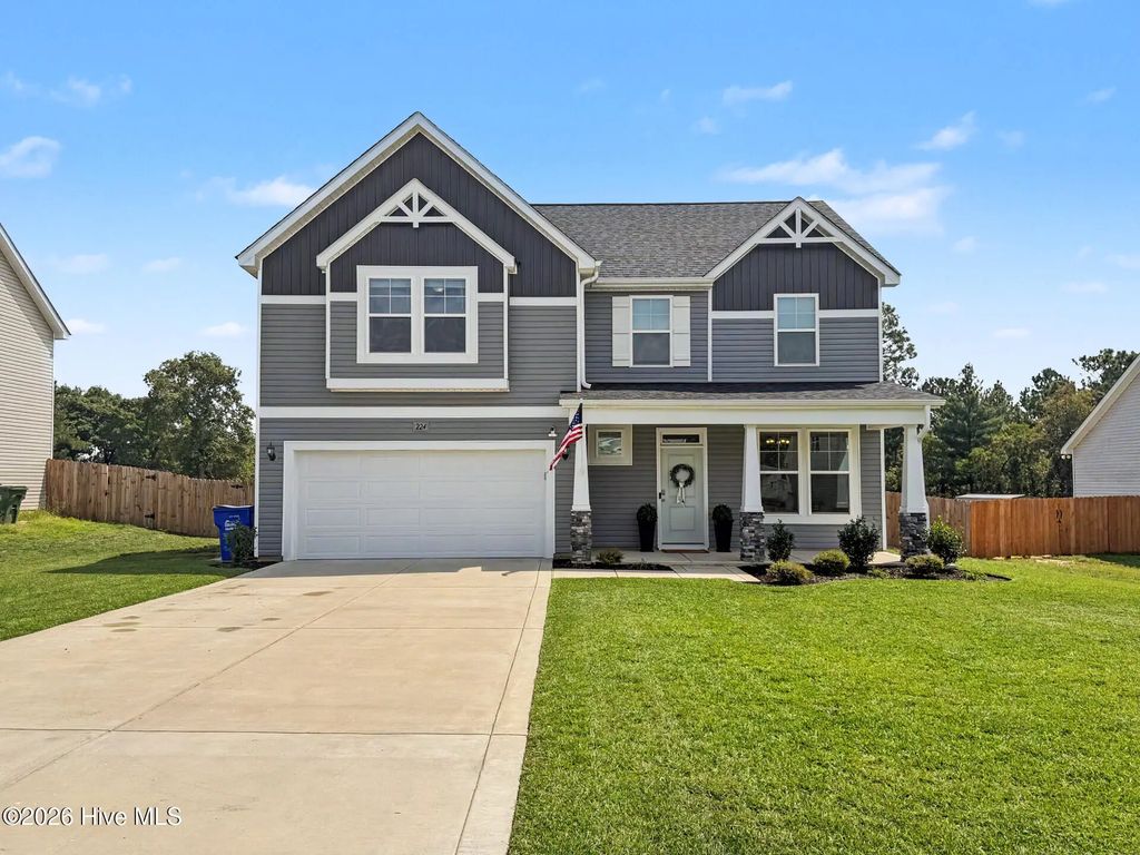 224 Pinnacle Court, Raeford
