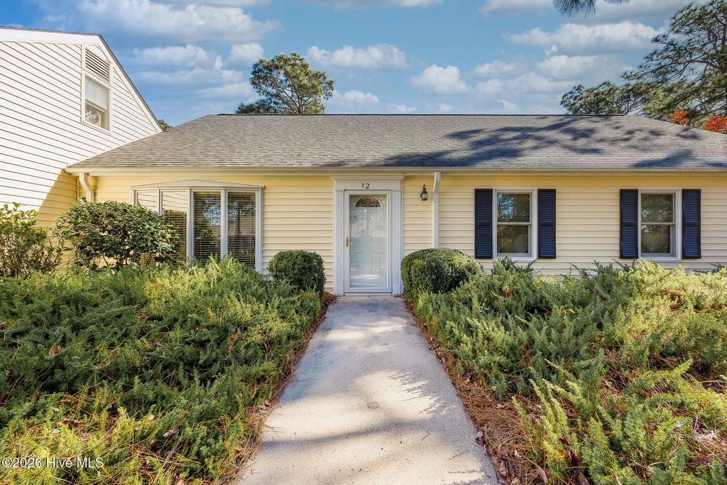 12 Village Green Circle 12, Southern Pines