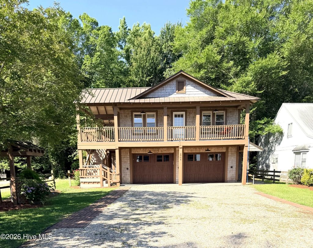 2704 Waccamaw Shores Road, Lake Waccamaw