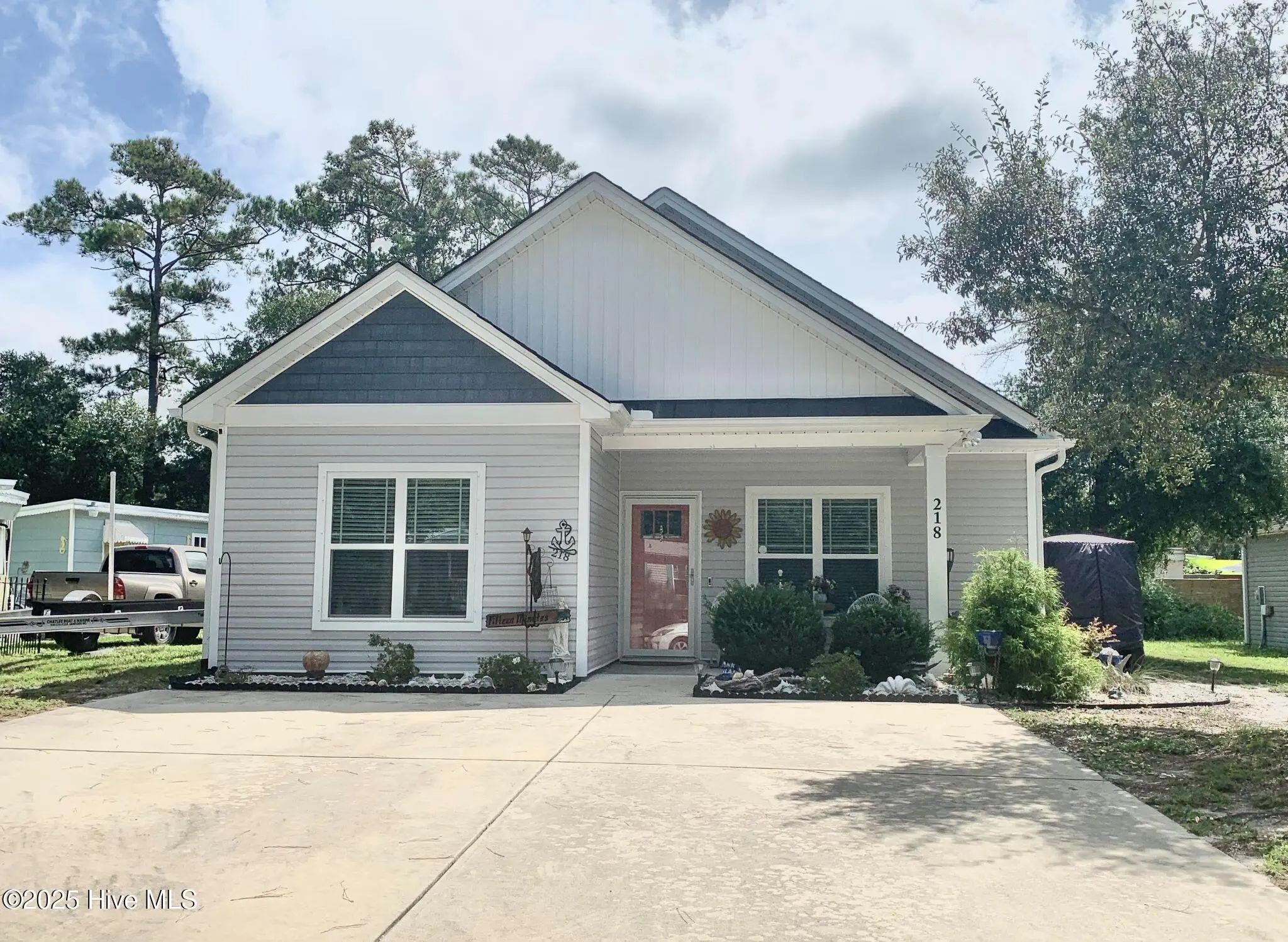 218 Ne 67th Street, Oak Island