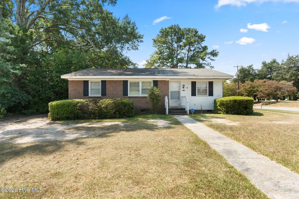 301 Tuskeegee Drive, Laurinburg