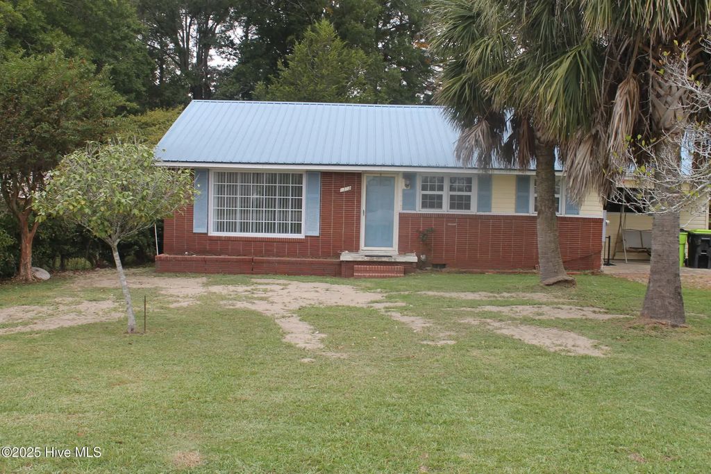 1312 Sunny Side Street, Whiteville