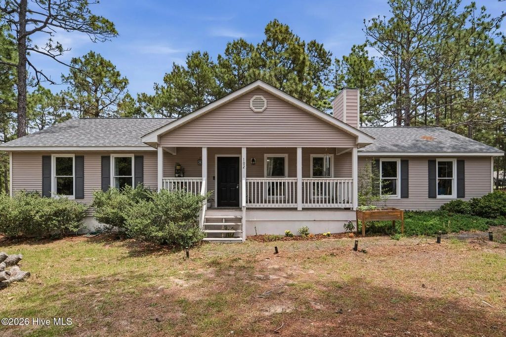 102 Pinesage Drive, West End
