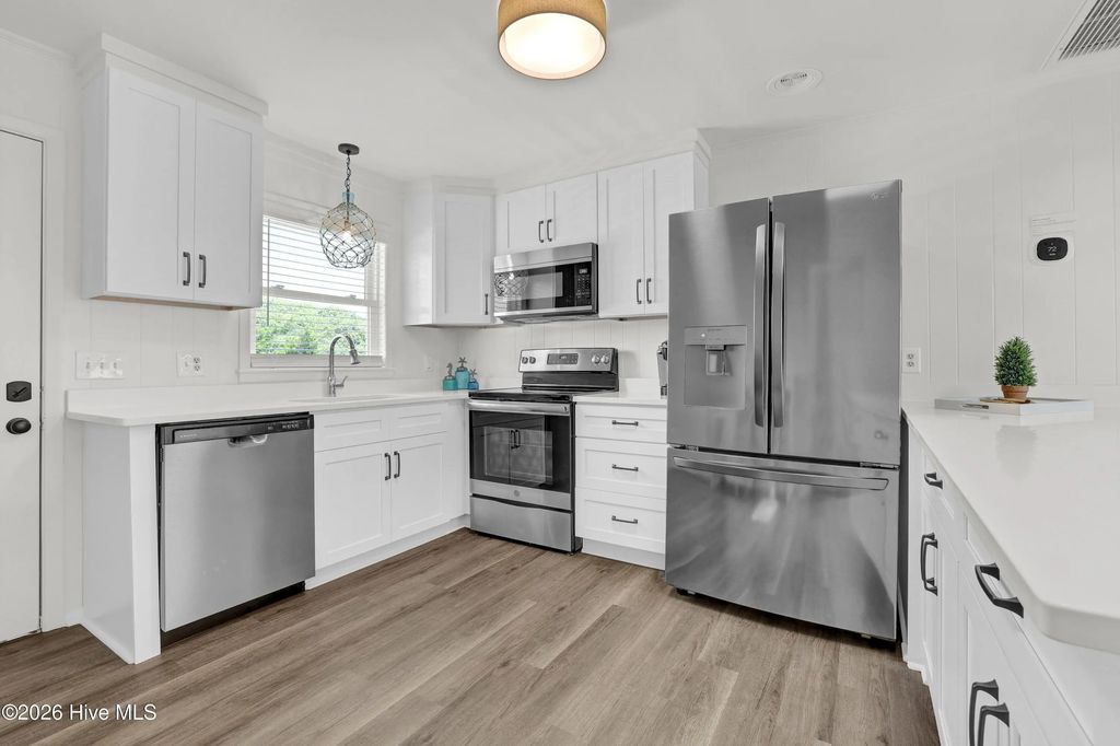 1027 S Shore Drive, Surf City
